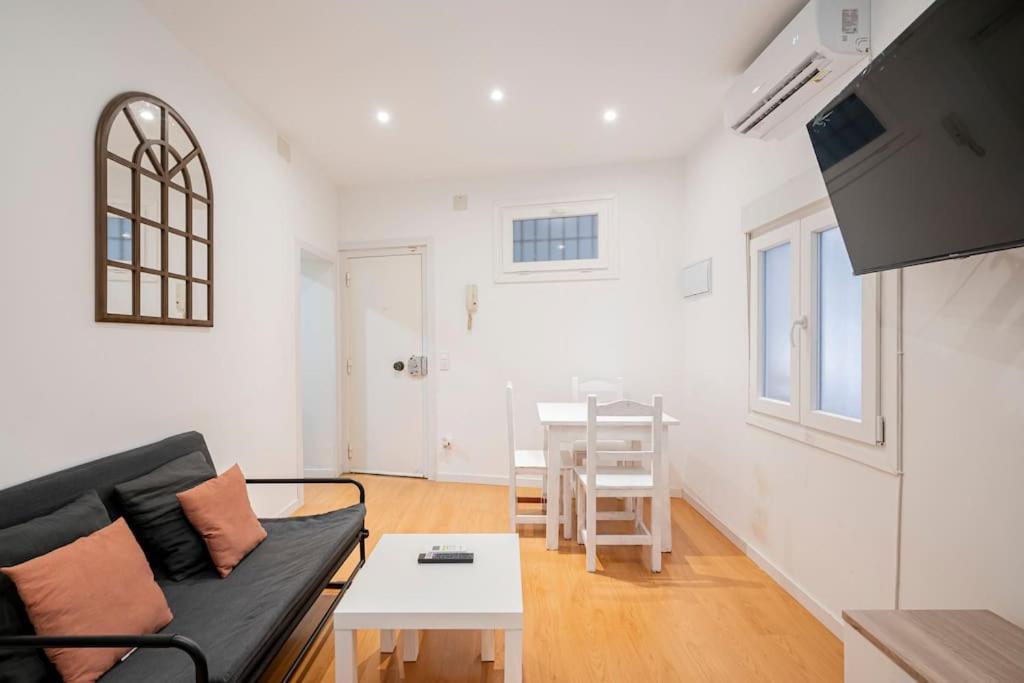 Espiritu Santo, Comodidad Para 2 En Malasana Madrid Buitenkant foto